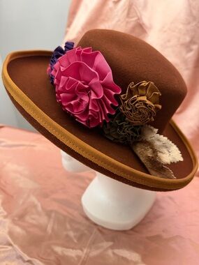 100% WOOL Brown Felt Women’s Hat with Pink & Purple Floral Trim